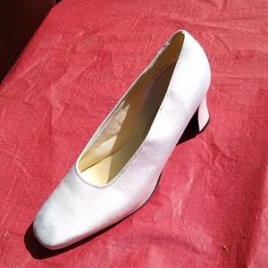 KF LTD White Cloth Pumps